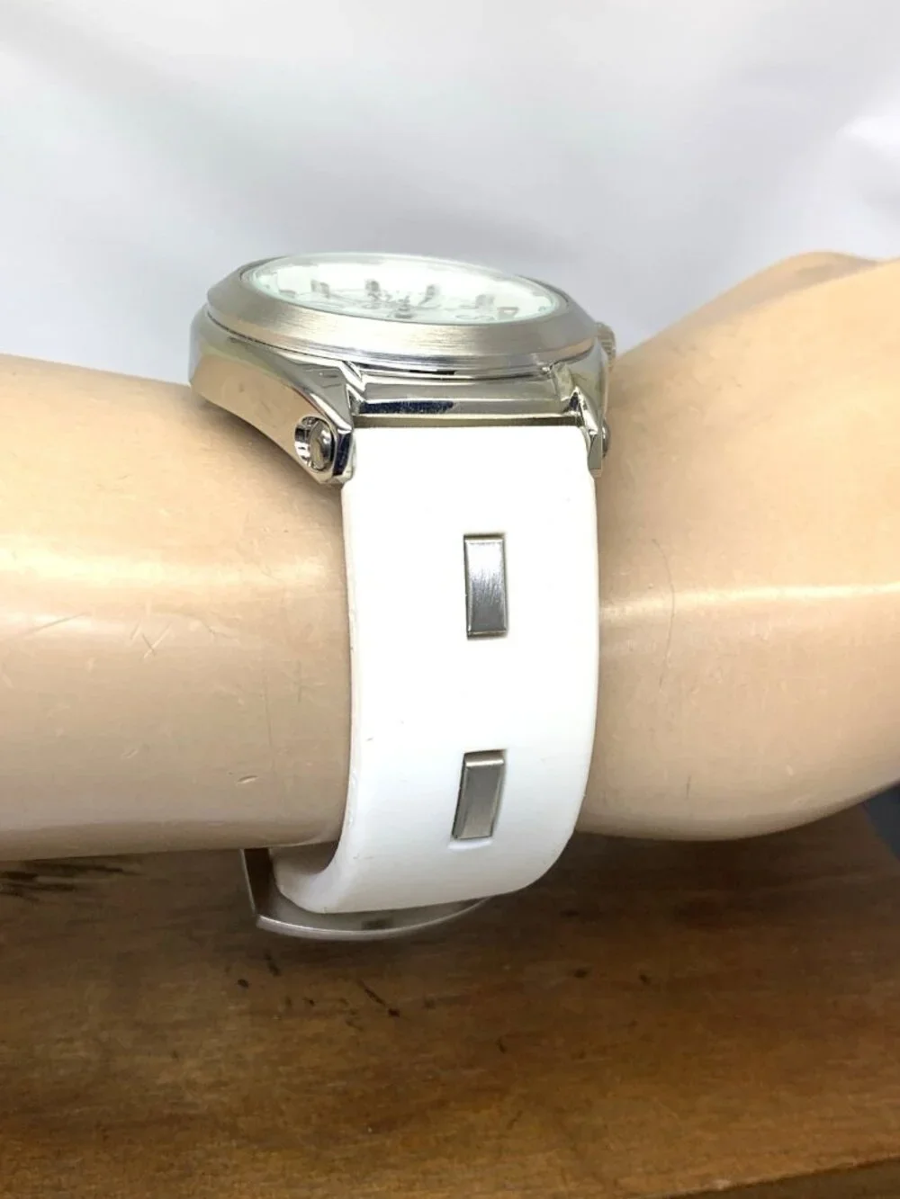 Reliance By Croton Men's Watch RE306051 Quartz White Dial Rubber Strap 42mm